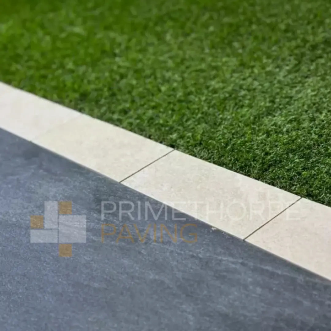 Quartz White Porcelain Cobble Setts – 200x100mm