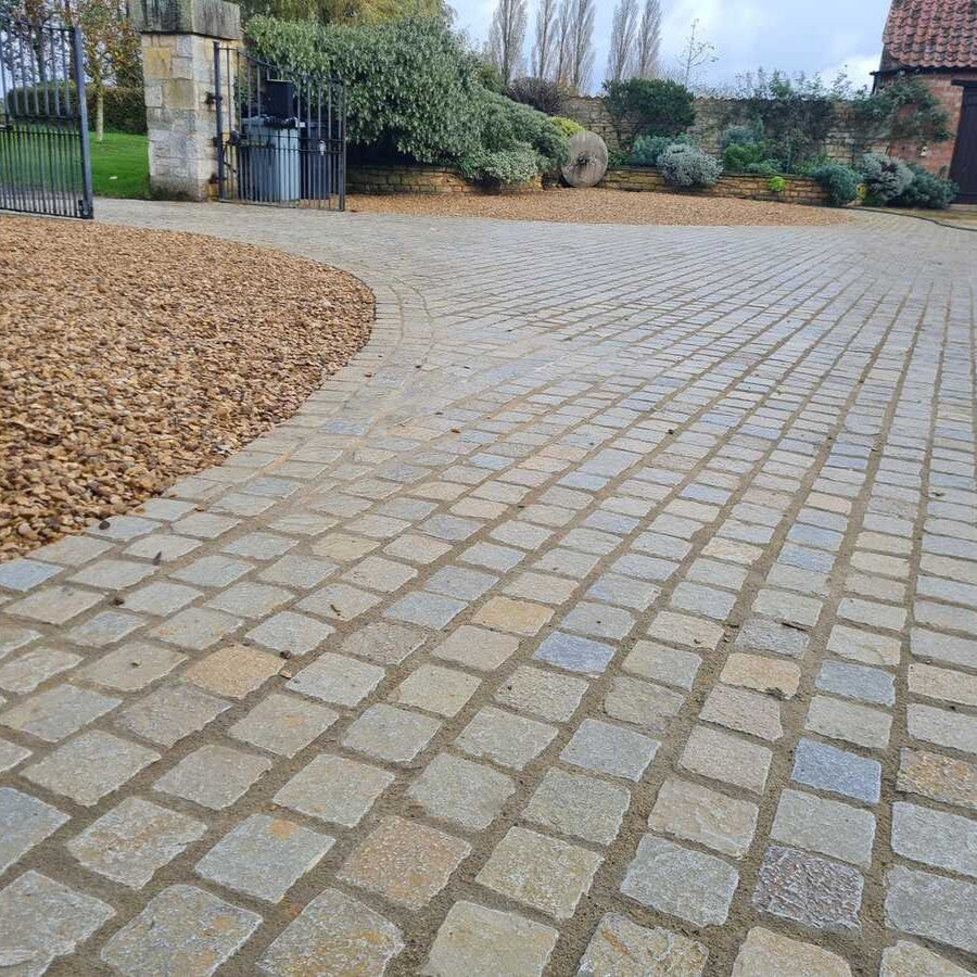 Yellow Limestone Cobble Setts - 100x100mm