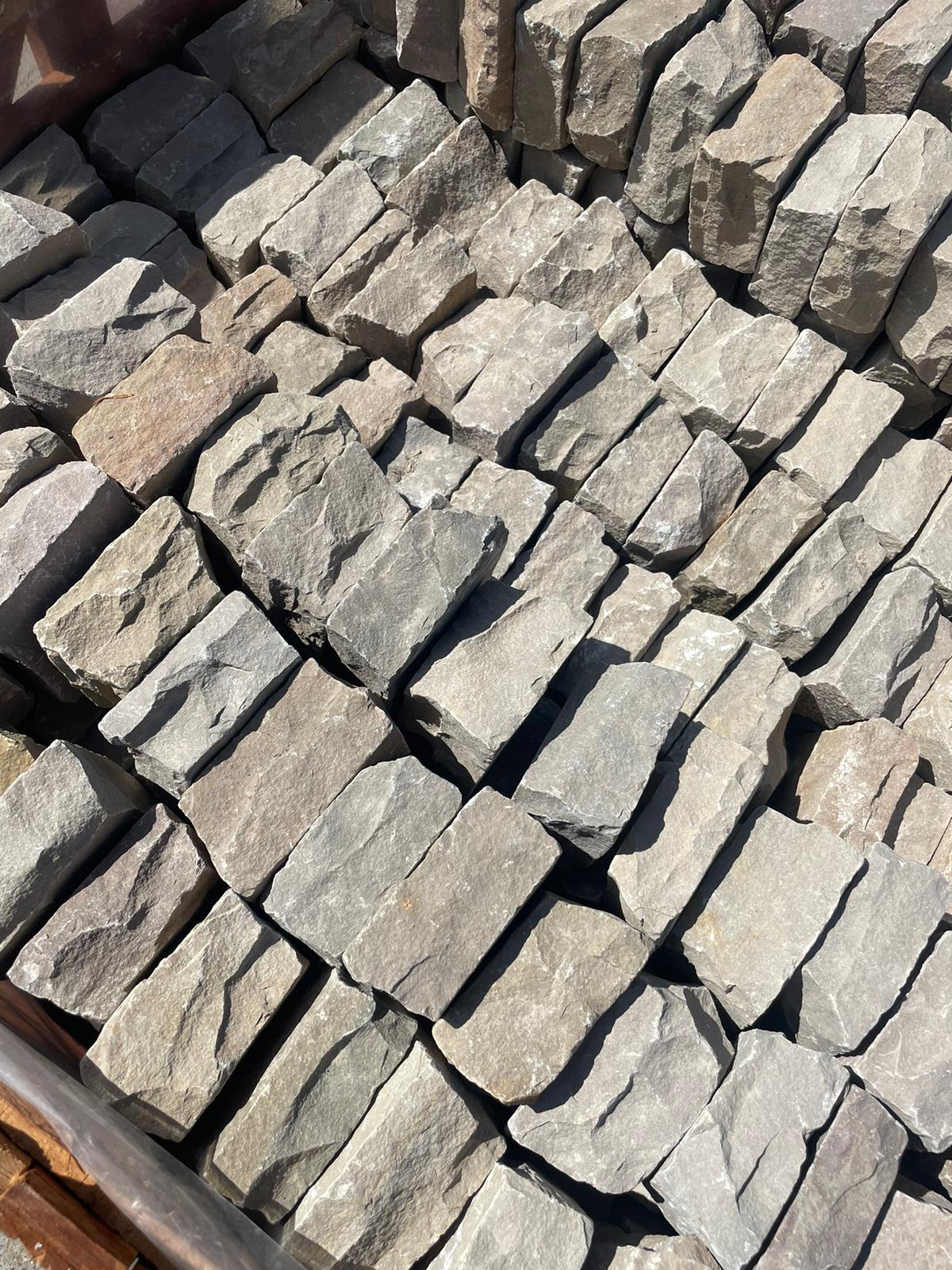 Raj Green Sandstone Cobble Setts - 100x100mm